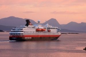 Przymusowy post&oacute;j promu Nordnorge