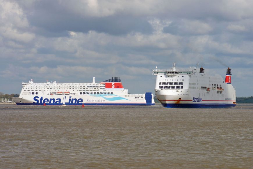 Stena Hollandica i Stena Britannica