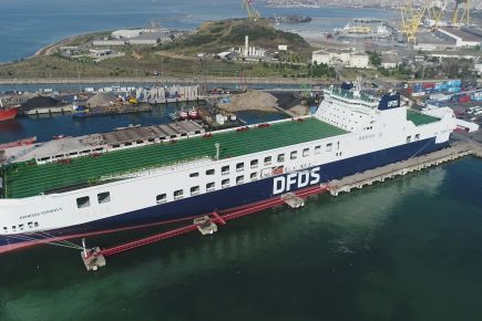 Pierwszy z nowych kolos&oacute;w dla DFDS ochrzczony. Poznaliśmy jego nazwę