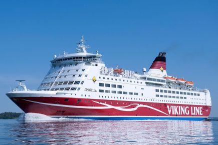 Prom M/S Amorella z 2000 pasażerami osiadł na mieliźnie