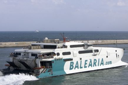 Szybkim promem na Ibizę