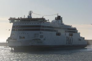 Dwa promy P&amp;O Ferries zmieniają banderę