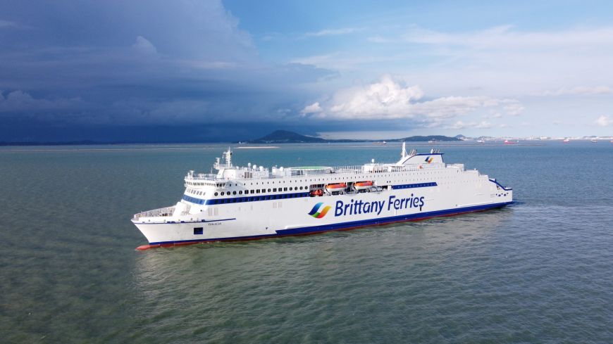 Na zdjęciu prom Galicia - inny z promów E-Flexer, które pływają w barwach Brittany Ferries